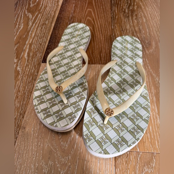 Tory Burch flip flops - Picture 3 of 9